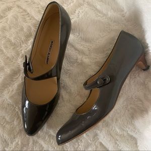 Gorgeous Manolo Blahnik paten leather Mary Jane kitten heels size 40 1/2…